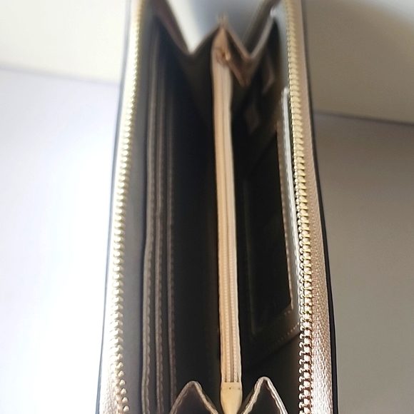 NWOT. NY&C Clutch/ Wallet. - Picture 6 of 13